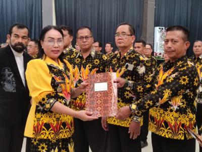 Wakil Bupati Sanggau Kukuhkan Pengurus LPPD Kecamatan se-Kabupaten Sanggau Tahun 2025