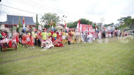 Wabup Sanggau Membuka Kegiatan Lomba Pawai Budaya dan Karnaval Perjuangan Daranante Street Carnaval ke-4 Tahun 2025