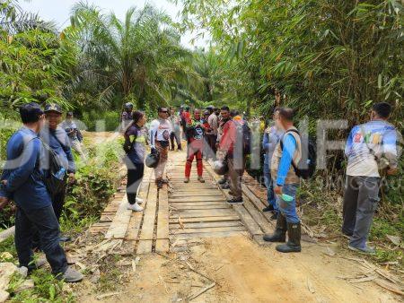 PJ Bupati Sanggau Tinjau RTLH Sekaligus Menyerahkan Bansos