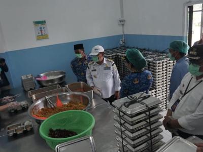 Bupati bersama Wakil Bupati Sanggau melakukan peninjauan langsung ke Dapur MBG