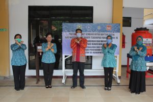Peduli Dampak Covid-19, TP-PKK Kab.Sanggau Bagikan Bantuan Sembako