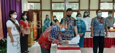 Hadiri Pelantikan pengurus Pokja Bunda PAUD dan Pokja Bunda Literasi Kecamatan Parindu, Ini Pesan Arita Apolina