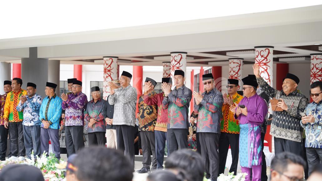 Sekda Sanggau Hadiri Pembukaan Pawai Ta’aruf dan Pameran MTQ XXXIII di Kapuas Hulu