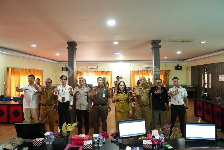 Wabup Sanggau Buka FGD Perlindungan Pekerja Sawit dan Pencegahan TPPO