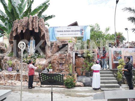 Penjabat Bupati Sanggau Resmikan Gua Maria Bunda Keluarga Paroki Sosok