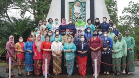 Ziarah Dalam Rangka Peringatan Hari Kartini Ke-144