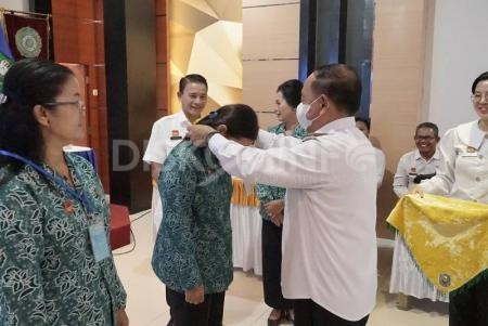 Wakil Bupati Sanggau Buka Giat Peningkatan Kapasitas Lembaga Kemasyarakatan Desa / Kelurahan Kabupaten Sanggau