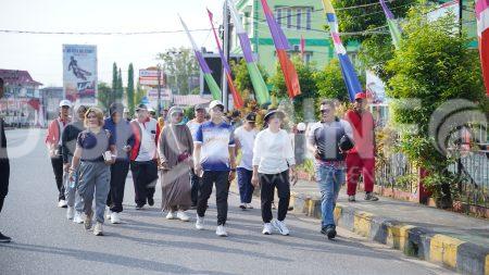 Lepas Jalan Sehat Ceria Hardiknas 2025, Ini Pesan Wakil Bupati Sanggau