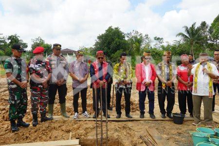 PJ Bupati Sanggau : Rumah Betang Simbol Kesatuan Persatuan Masyarakat Adat