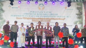 Rayakan Natal, PT ANTAM Tbk – UBPB Kalbar Serahkan Bantuan CSR