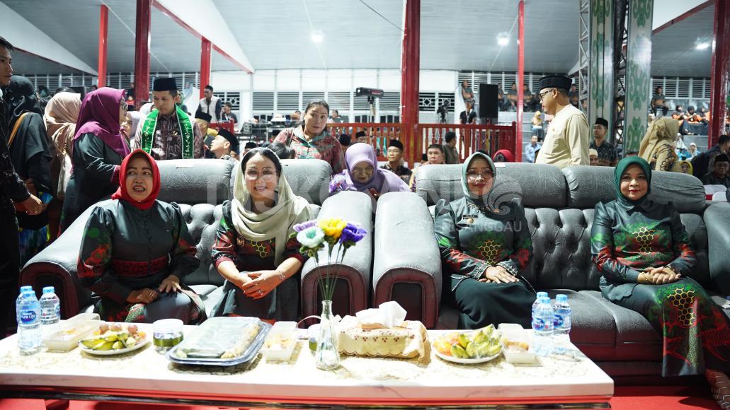 Wakil Bupati Sanggau Hadiri Malam Penutupan MTQ XXXIII Tingkat Provinsi Kalimantan Barat di Kabupaten Kapuas Hulu