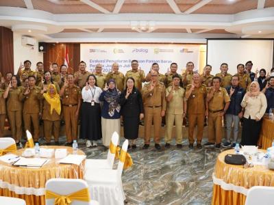 Wabup Sanggau Buka Rapat Evaluasi Bantuan Pangan Beras: Komitmen untuk Pangan Terjangkau dan Berkeadilan