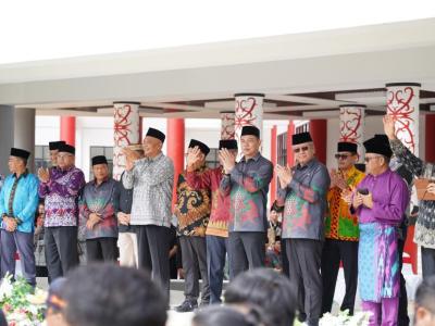 Sekda Sanggau Hadiri Pembukaan Pawai Ta’aruf dan Pameran MTQ XXXIII di Kapuas Hulu