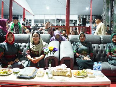 Wakil Bupati Sanggau Hadiri Malam Penutupan MTQ XXXIII Tingkat Provinsi Kalimantan Barat di Kabupaten Kapuas Hulu