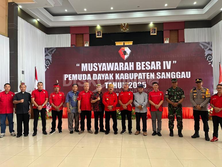 Bupati Sanggau Buka Mubes IV DPP PDKS