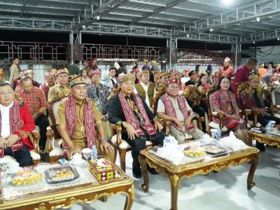 Wakil Bupati Sanggau Hadiri Malam Pentas Seni Budaya Dayak XI Tahun 2025 di Ketapang