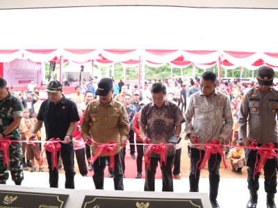 Peresmian Operasional Fasilitas Publik Desa Sansat, Bupati Sanggau: Wujud Sinergi Pemerintah, Masyarakat dan Dunia Usaha