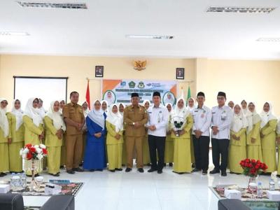 Sekda Sanggau Menghadiri Pelantikan Pimpinan Daerah Ikatan Guru Raudhatul Athfal Kabupaten Sanggau
