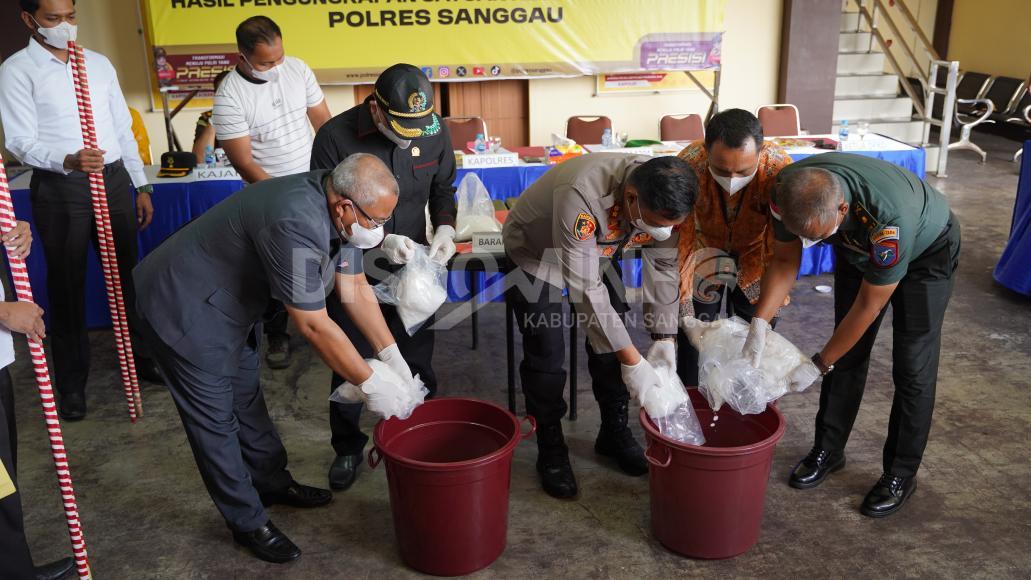 Sekda Sanggau Dukung Langkah Tegas Polres Musnahkan 18,5 Kg Sabu
