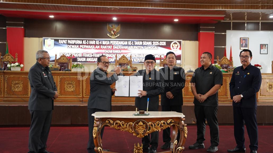 Bupati Sanggau Hadiri Rapat Paripurna DPRD Terkait Pendapat Akhir Fraksi dan Pengambilan Keputusan Raperda APBD 2026