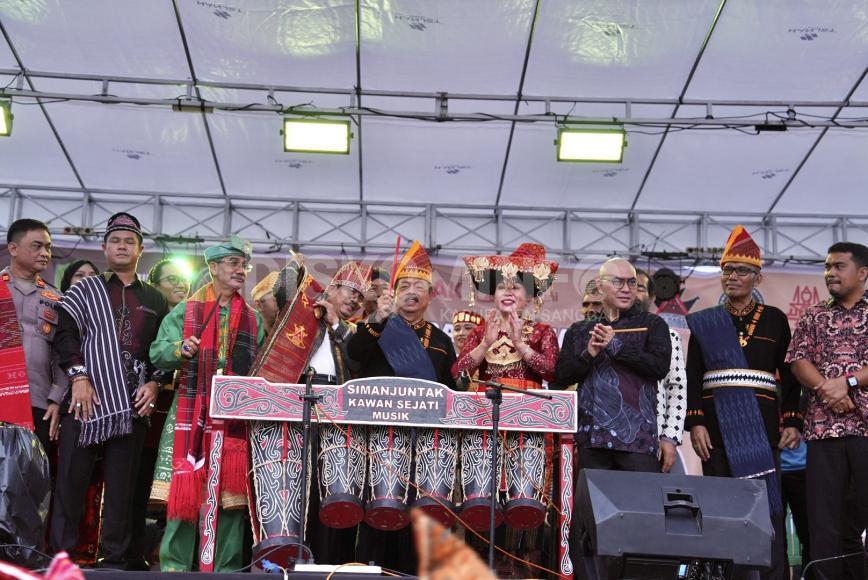 Bupati Sanggau Buka Pagelaran Budaya Batak, Tegaskan Komitmen Pelestarian Kebudayaan di Daerah