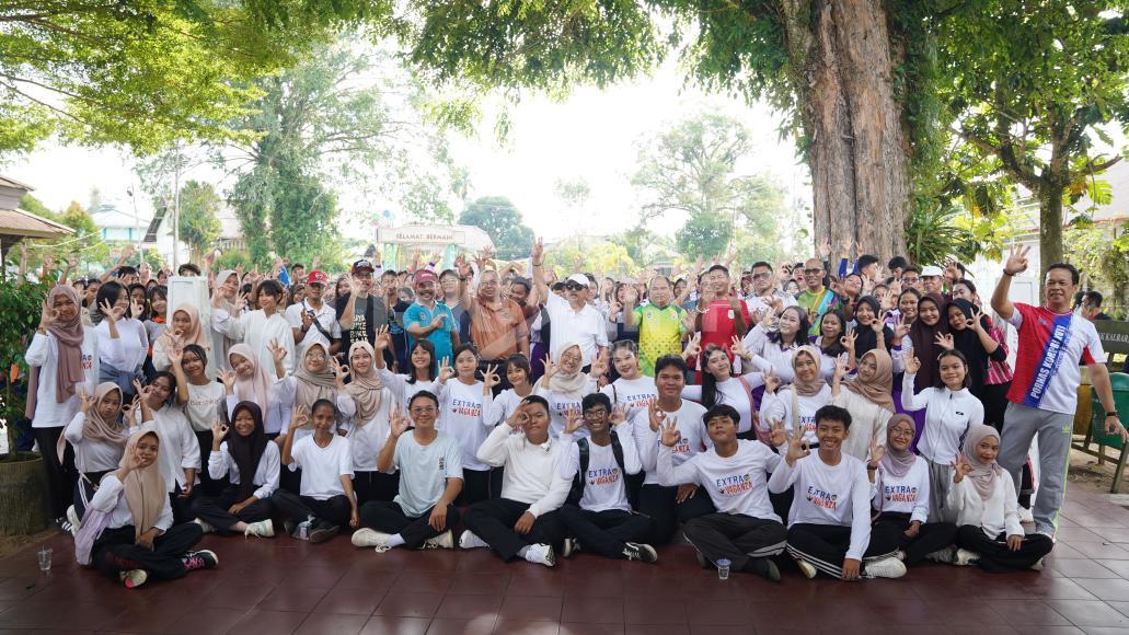 Pemerintah Kabupaten Sanggau Gelar Olahraga Bersama Peringati HUT Korpri ke-54 dan Gerakan Ayah Teladan Indonesia