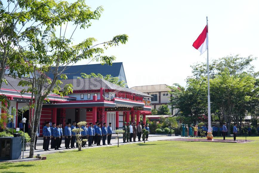 Bupati Sanggau Pimpin Apel HUT Korpri ke-54 di Halaman Kantor Bupati Sanggau