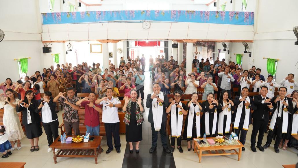 Wakil Bupati Sanggau Hadiri Ibadah dan Perayaan Natal se-Ressort GKE Tebang Benua