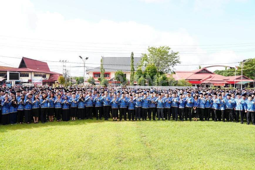 Pimpin Apel Bersama Pasca Libur NATARU, ini Pesan Wabup Sanggau