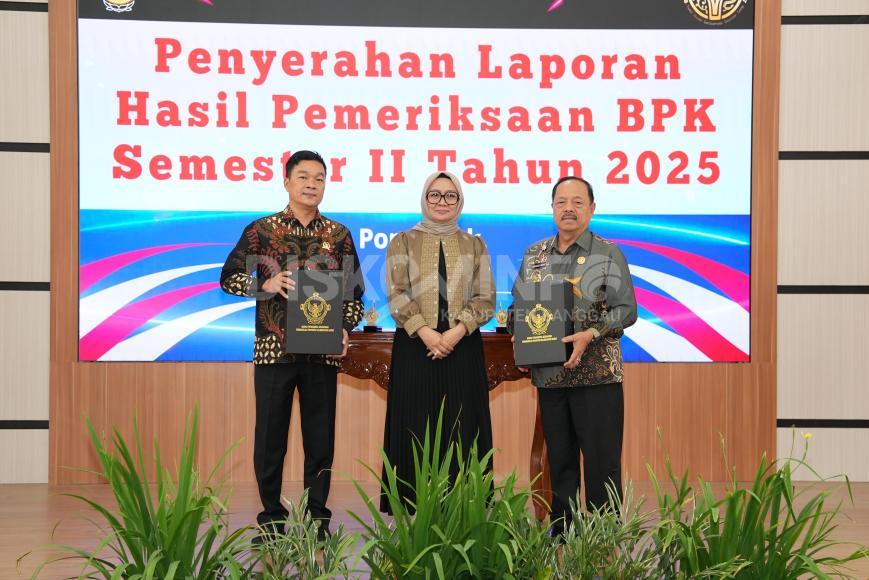 Penyerahan Laporan Hasil Pemeriksaan (LHP) Semester II Tahun 2025