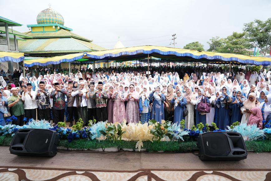 Wakil Bupati Sanggau Buka Tabligh Akbar BKMT di Kecamatan Sekayam