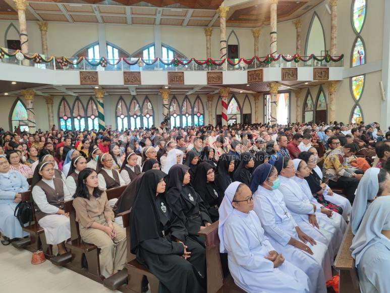 Wabup Susana Herpena Ajak Masyarakat Terus Berkarya dan Bersinergi pada Puncak 100 Tahun Paroki Katedral
