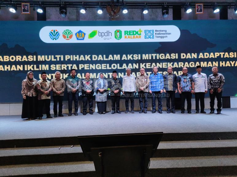 Bupati Sanggau Drs. Yohanes Ontot, M.Si Tegaskan Peran Pemerintah Daerah dalam Dukungan Kolaborasi Lingkungan