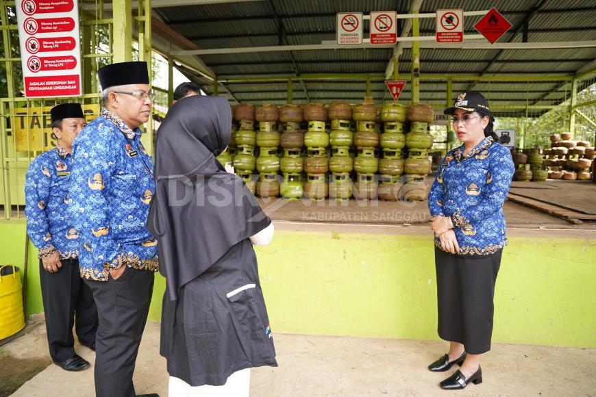 Wabup Sanggau Lakukan Sidak Kesejumlah Agen dan Pangkalan Gas LPJ 3 Kg di Kota Sanggau