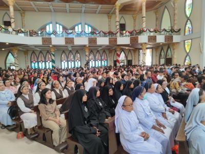 Wabup Susana Herpena Ajak Masyarakat Terus Berkarya dan Bersinergi pada Puncak 100 Tahun Paroki Katedral