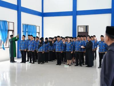 Bupati Sanggau Lantik Kepala Sekolah PAUD, SD, dan SMP Tahun 2026