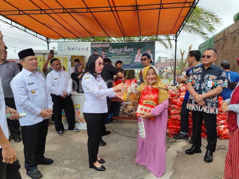 Wakil Bupati Sanggau Hadiri Operasi Pasar Pemprov Kalbar untuk Kendalikan Inflasi Daerah