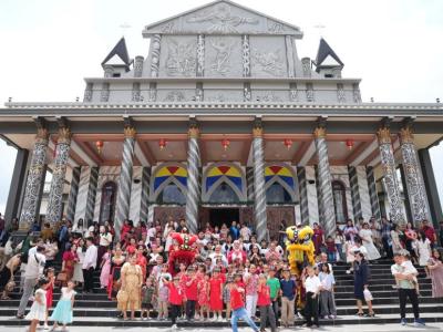 Bupati dan Wakil Bupati Sanggau Hadiri Misa Syukuran Imlek dan Pengukuhan Pengurus WKRI