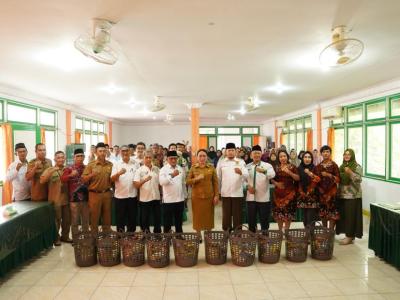 Penyerahan Sembako Dalam Rangka Bulan Ramadhan 1447 H, Ini Pesan Wakil Bupati Sanggau