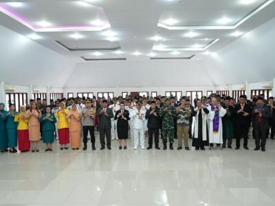 Bupati Sanggau Melantik Sejumlah Pejabat Administrator dan Pengawas di Lingkungan Pemkab Sanggau