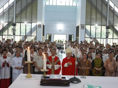 Wakil Bupati Sanggau Hadiri Penutupan Retret dan Krisma di Paroki Gembala Baik Kuala Dua