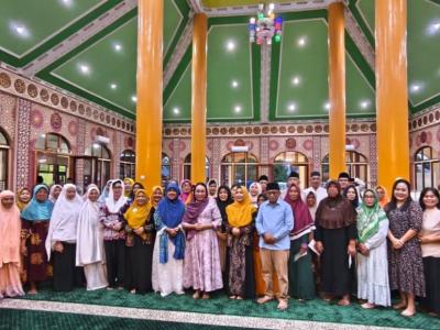 Wakil Bupati Sanggau Susana Herpena Gelar Safari Ramadhan di Masjid Al-Fallah Semuntai
