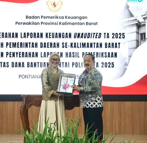 Bupati Sanggau Serahkan LKPD 2025 ke BPK Kalbar