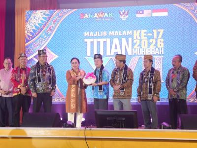 Wakil Bupati Sanggau Hadiri Malam Titian Muhibah ke-XVII di Serian, Malaysia