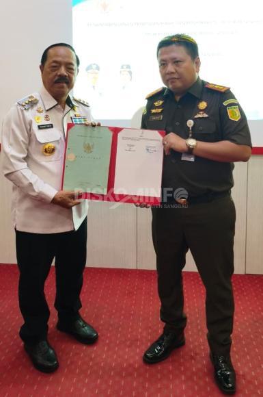 Pemerintah Kabupaten Sanggau Resmi Hibahkan Lahan kepada Kejaksaan Negeri Sanggau