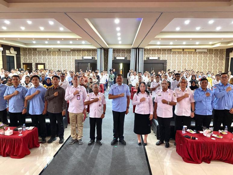 Evaluasi Program Makan Bergizi Gratis, Wabup Sanggau Hadiri Pengarahan Bersama Mitra dan Yayasan