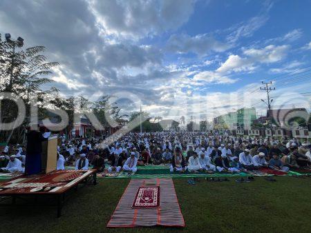 Ribuan Umat Muslim Shalat Idul Adha di Halaman Pemda Sanggau, Ini Pesan Khotib