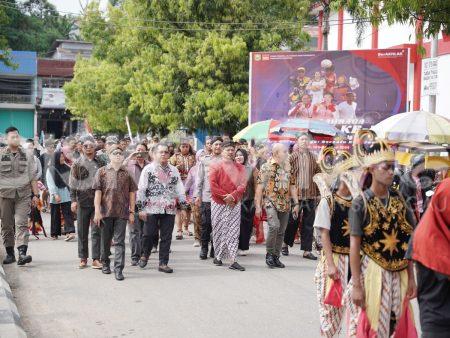 Lepas Kirab Budaya Pagelaran Campur Sari dan Pagelaran Wayang Kulit, Ini Pesan Penjabat Bupati Sanggau