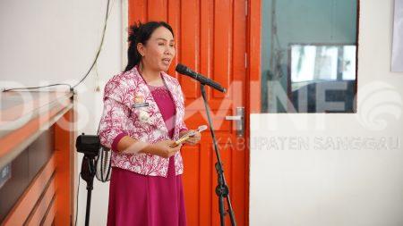 Wakil Bupati Sanggau Serahkan Bantuan Sosial Bagi Lansia dan Disabilitas Terlantar