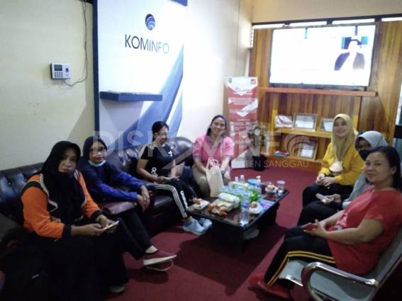 Kegiatan Arisanan Bulanan UP. DWP Diskominfo Kab. Sanggau